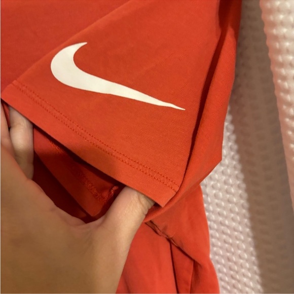 Nike bundle size small 2 tees and one long sleeve - Picture 7 of 12